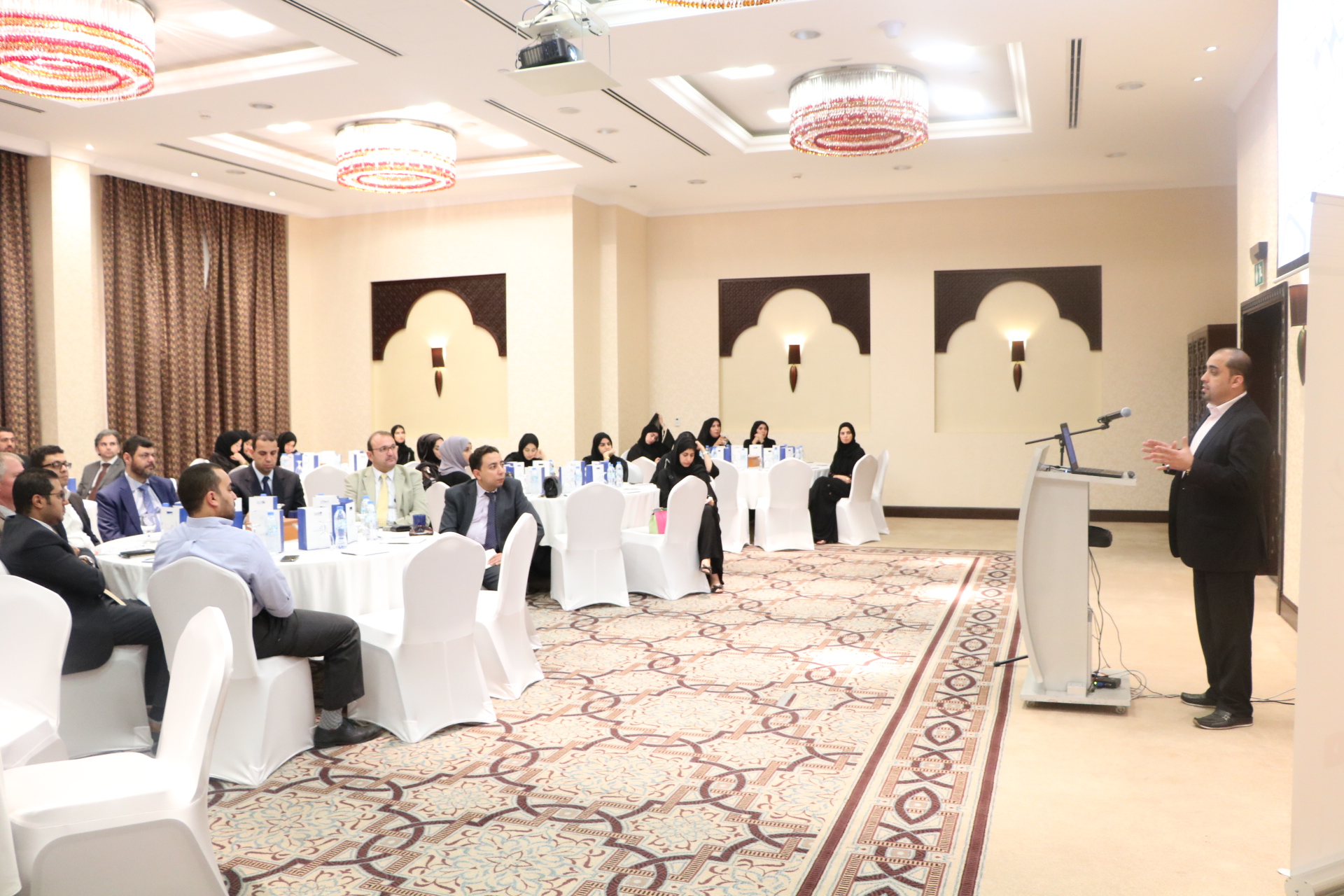 Read more about the article إنطلاق مشروع التحول الإلكتروني و الذكي في حكومة رأس الخيمة